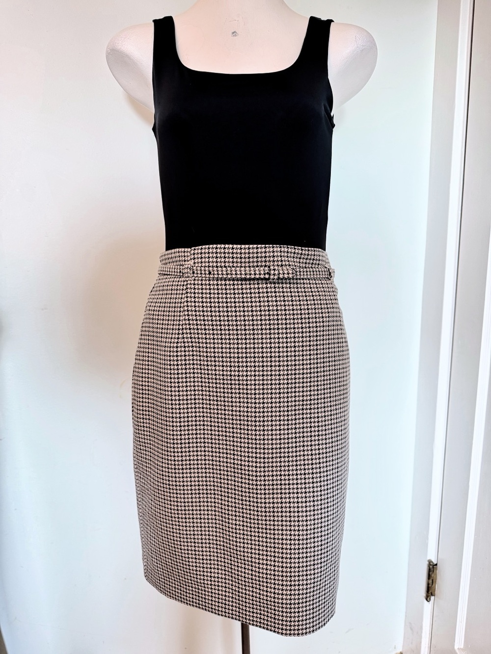 H&M Houndstooth Belted Pencil Skirt Black White Size 4 EUC